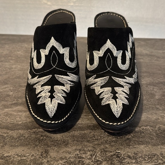 Black and White Embroidered Women's Heeled Mules. Size 8 M - Picture 3 of 10